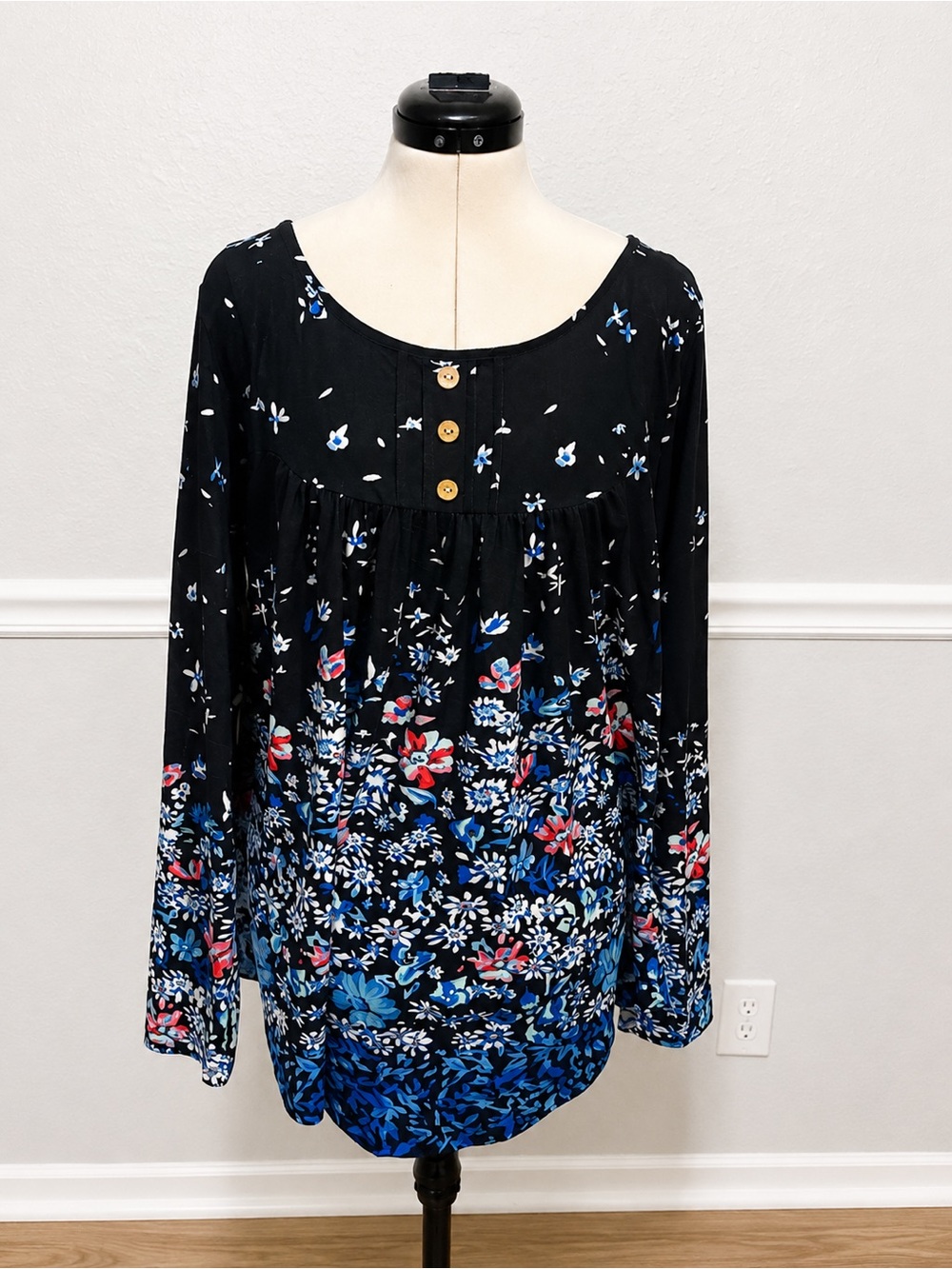 Black Floral Long-Sleeve Tunic Top